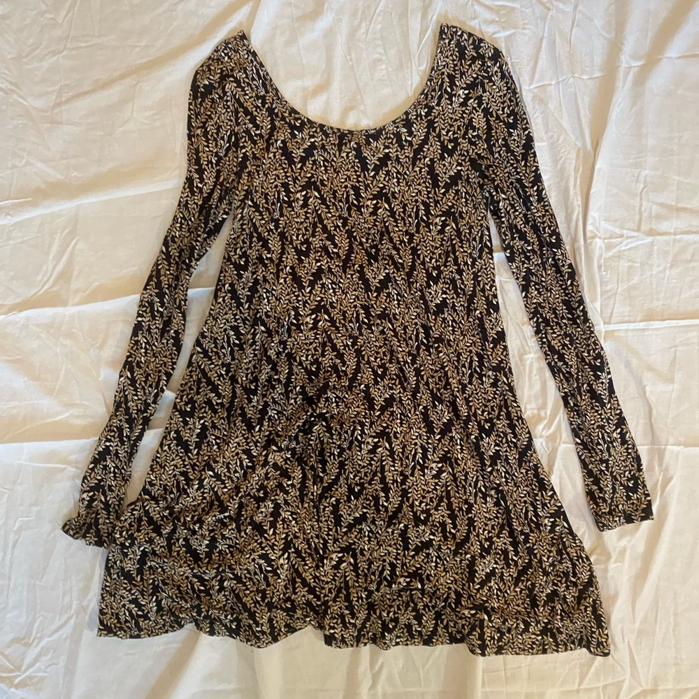 Long sleeved leaf patterned loose dress(: